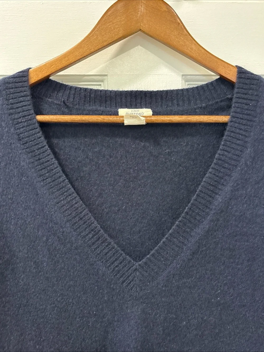 J. Crew Gustoso Women’s 100% Cashmere Deep V-Neck Sweater Size Medium Navy Vtg